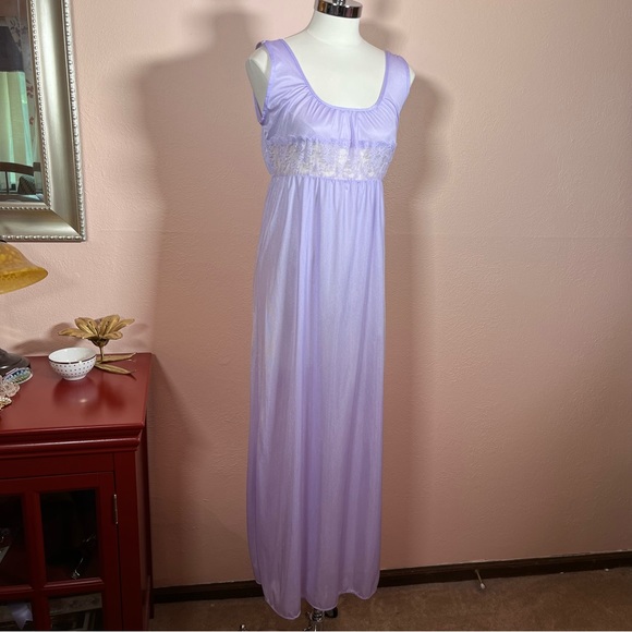 Vintage Retro Pastel Purple Satin Peek A Boo Lace Long Slip dress Night Gown - Picture 10 of 15
